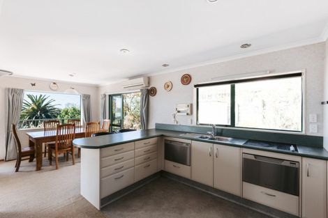 Photo of property in 32 Downing Place, Welcome Bay, Tauranga, 3112