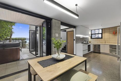 Photo of property in 377a Karaka Bay Road, Karaka Bays, Wellington, 6022