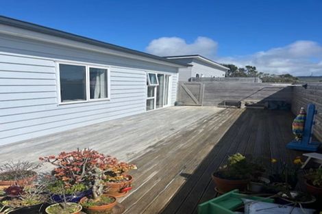 Photo of property in 3 Balmain Street, Newlands, Wellington, 6037