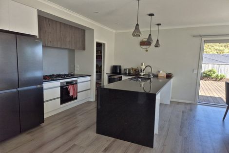 Photo of property in 18 Schooner Drive, Whitby, Porirua, 5024