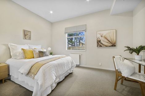 Photo of property in 203 Onepu Road, Lyall Bay, Wellington, 6022