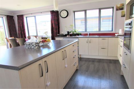 Photo of property in 3a Oxford Crescent, Ebdentown, Upper Hutt, 5018
