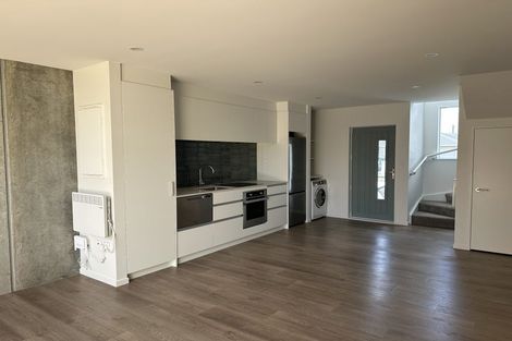 Photo of property in 144 Apu Crescent, Lyall Bay, Wellington, 6022