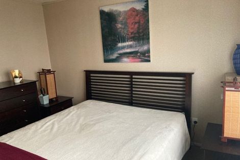 Photo of property in 4f5 Stewart Drive, Newlands, Wellington, 6037