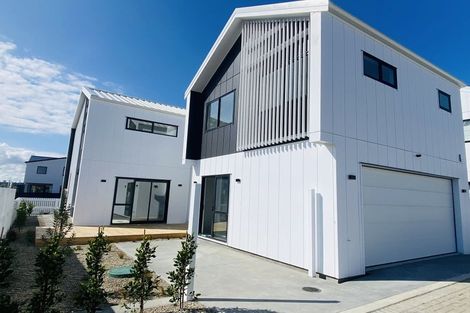 Photo of property in 1 Pukeko Road, Hobsonville, 0616