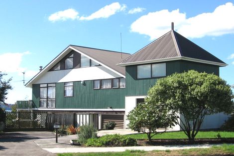 Photo of property in 52 Spinnaker Drive, Te Atatu Peninsula, Auckland, 0610