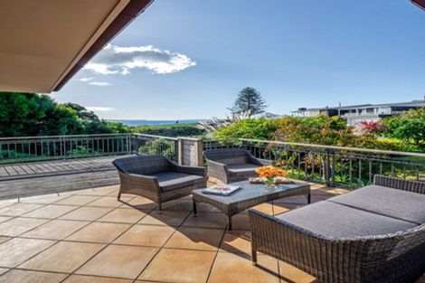 Photo of property in 8 Rangitoto View Road, Cockle Bay, Auckland, 2014