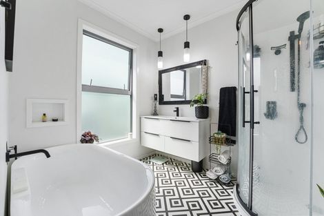 Photo of property in 64 Cloten Road, Stratford, 4332