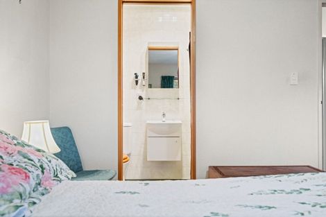 Photo of property in 10 Westmoreland Place, Cromwell, 9310