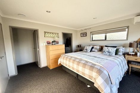 Photo of property in 35 Percy Kinsman Crescent, Riverstone Terraces, Upper Hutt, 5018