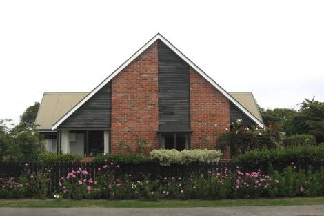 Photo of property in 2/17 Bennett Street, St Albans, Christchurch, 8052