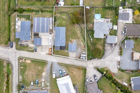 Photo of property in 5 Ashburn Road, Wainuiomata, Lower Hutt, 5014