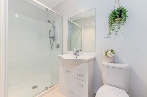 Photo of property in 11 Kapuarangi Lane, Papakura, 2110