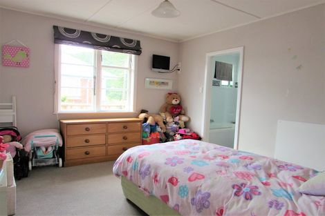 Photo of property in 183 Riverside Drive, Waterloo, Lower Hutt, 5011