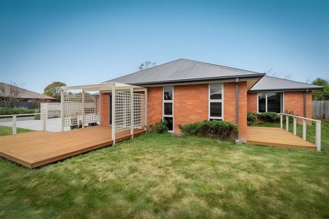 Photo of property in 2 Mimosa Lane, Yaldhurst, Christchurch, 8042