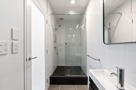 Photo of property in 9 Tiketike Way, Brooklyn, Wellington, 6021