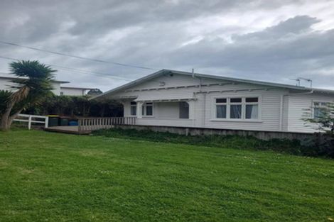 Photo of property in 104 Fulford Street, New Plymouth, 4310