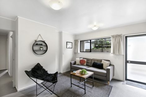 Photo of property in 4/8 City View Terrace, Birkenhead, Auckland, 0626