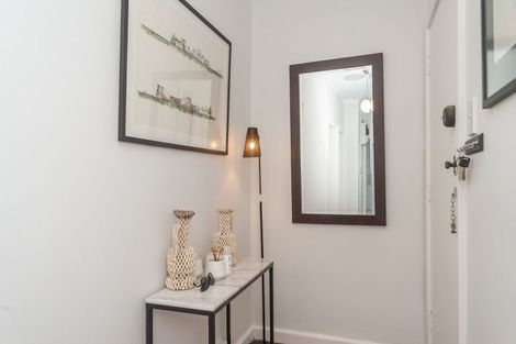 Photo of property in Hamilton Flats, 9u3 Hawker Street, Mount Victoria, Wellington, 6011