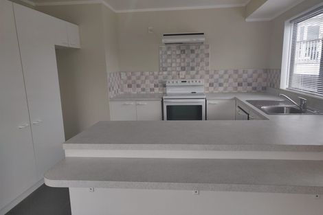 Photo of property in 2/65 Golf Road, New Lynn, Auckland, 0600