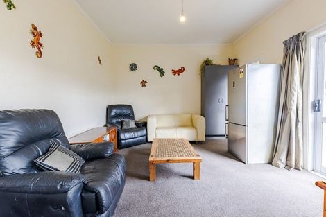 Photo of property in 32 Bathgate Street, South Dunedin, Dunedin, 9012