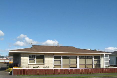 Photo of property in 2/95 Wallace Place, Westown, New Plymouth, 4310