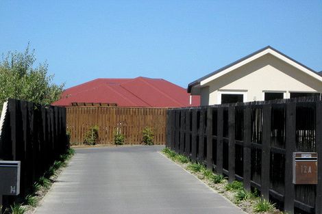 Photo of property in 14 Willowview Drive, Redwood, Christchurch, 8051