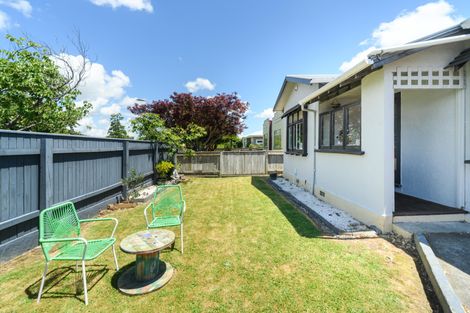 Photo of property in 18 Edwards Place, Terrace End, Palmerston North, 4410