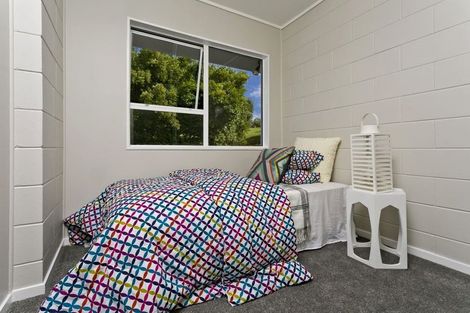 Photo of property in 1/23 Target Road, Totara Vale, Auckland, 0629