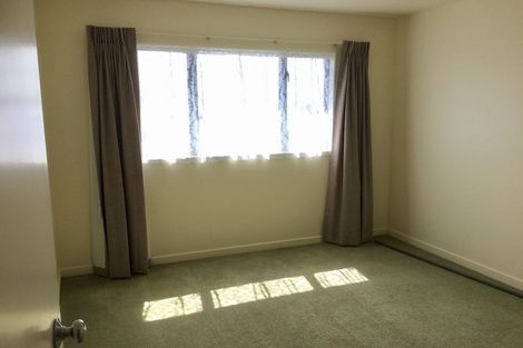 Photo of property in 1/73 Birkdale Road, Birkdale, Auckland, 0626