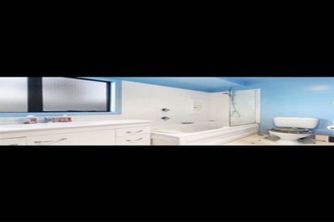 Photo of property in 3 Fernhaven Place, Massey, Auckland, 0614