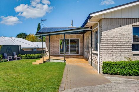 Photo of property in 16 Brookvale Road, Havelock North, 4130