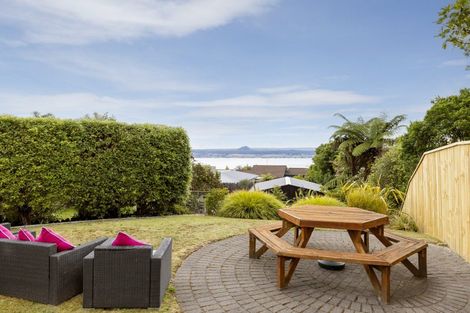 Photo of property in 19 Brunette Drive, Acacia Bay, Taupo, 3330