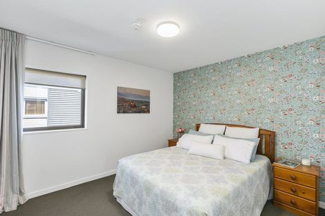 Photo of property in Montreaux Apartments, 10i/164 The Terrace, Wellington Central, Wellington, 6011