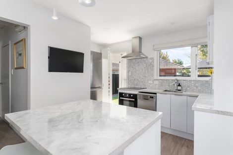 Photo of property in 4 Wadeley Road, Ilam, Christchurch, 8041