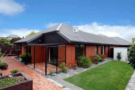 Photo of property in 7 Cherrywood Place, Redwood, Christchurch, 8051