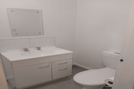 Photo of property in 64a Newlands Road, Newlands, Wellington, 6037