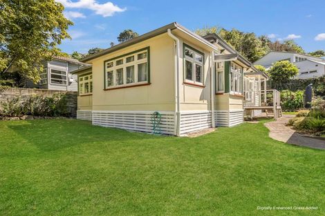 Photo of property in 32 Coote Road, Bluff Hill, Napier, 4110