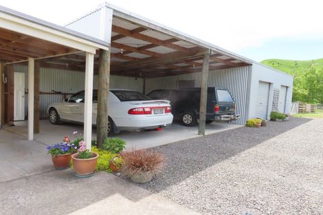 Photo of property in 709 Weber Road, Waitahora, Dannevirke, 4971