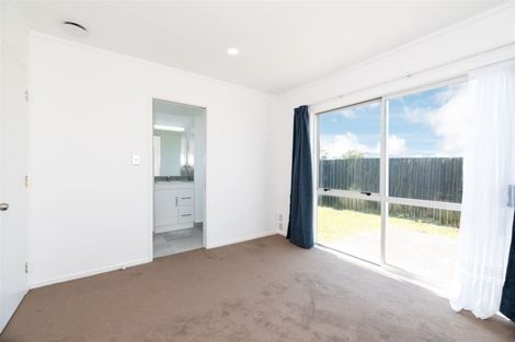 Photo of property in 87 Pooks Road, Ranui, Auckland, 0612