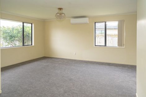 Photo of property in 22 Greig Place, Pukekohe, 2120