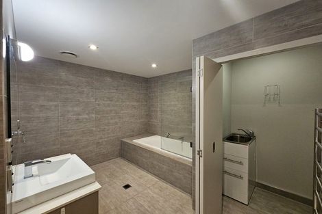 Photo of property in 11 The Mall, Mount Maunganui, 3116