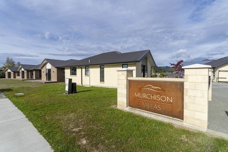 Photo of property in 10 Pop Andrew Drive, Te Anau, 9600