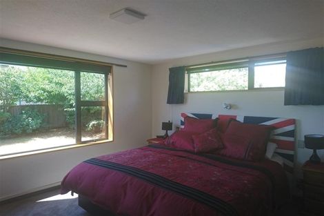 Photo of property in 2 Ragan Lane, Wanaka, 9305