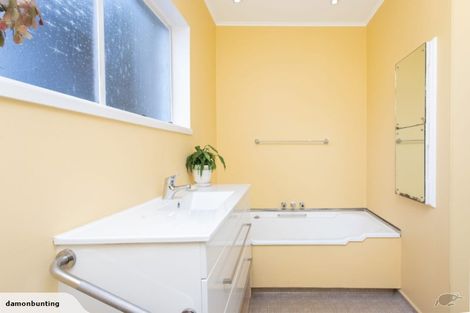 Photo of property in 28 Erin Crescent, Mairehau, Christchurch, 8013