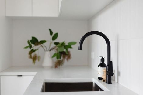 Photo of property in 105 Tiketike Way, Brooklyn, Wellington, 6021