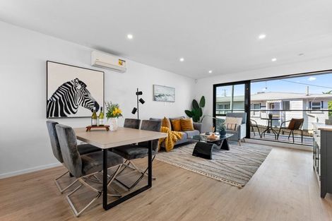 Photo of property in 2/18 Sylvan Crescent, Te Atatu South, Auckland, 0610