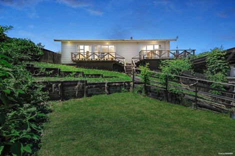 Photo of property in 23 Luckens Road, West Harbour, Auckland, 0618