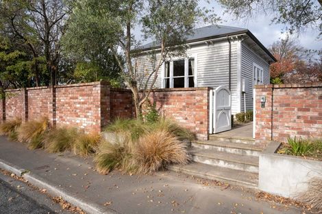 Photo of property in 8 Aikmans Road, Merivale, Christchurch, 8014