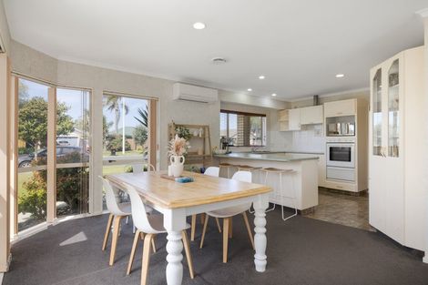 Photo of property in 16 Sandhurst Drive, Papamoa Beach, Papamoa, 3118